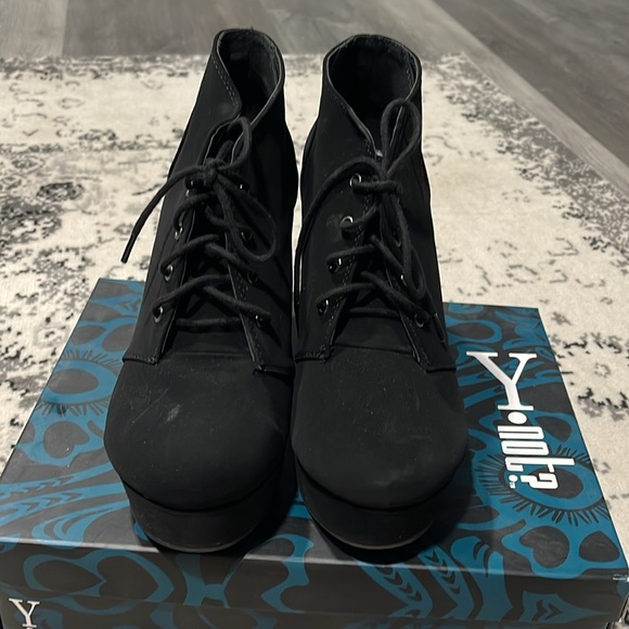 Black platform booties - Picture 6 of 7